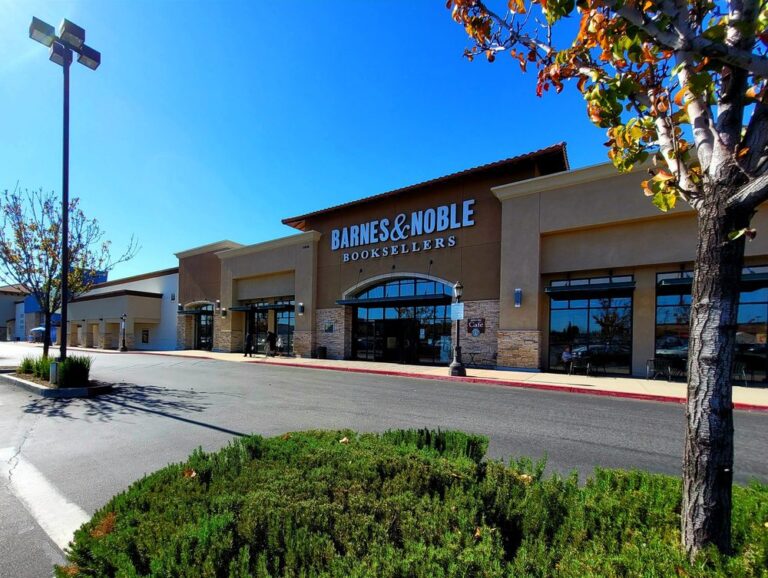 barnes and noble glendora