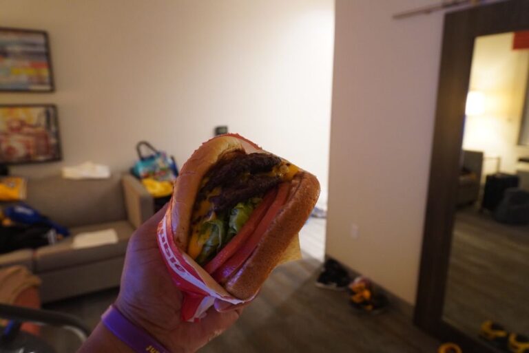 in n out burger la mirada