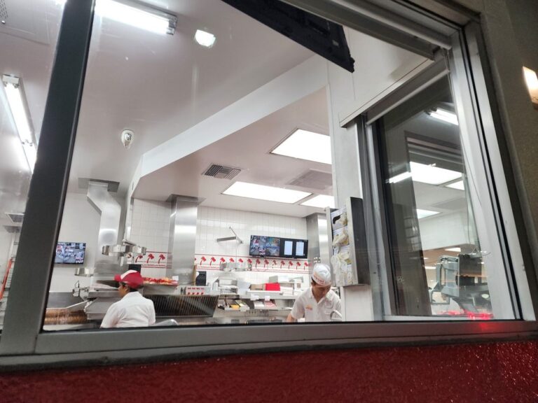 in n out burger long beach 3