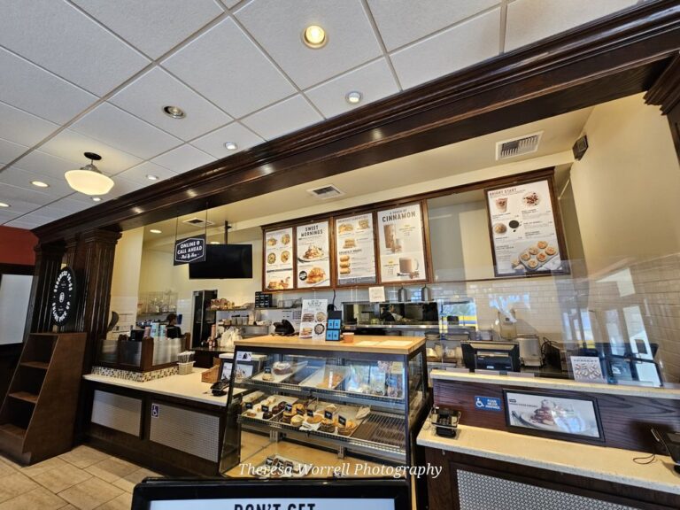 corner bakery whittier