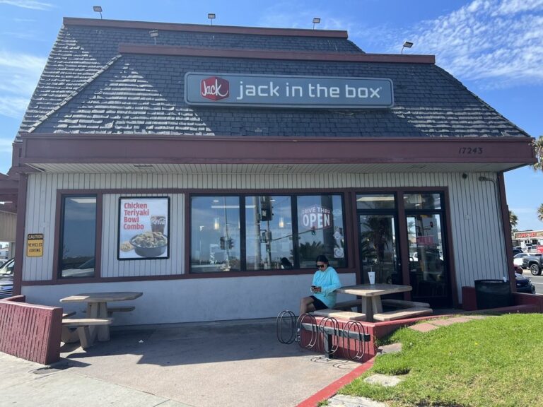 jack in the box huntington beach 3